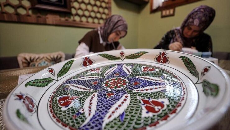 Bursa’nın 600 yıllık hanı geleneksel sanatçılara atölye oldu