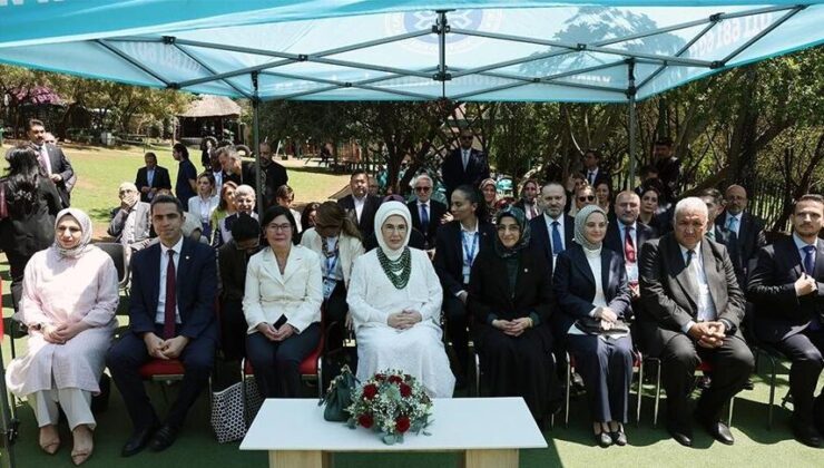 Emine Erdoğan, Güney Afrika’da Uluslararası Maarif Okulu’nu ziyaret etti