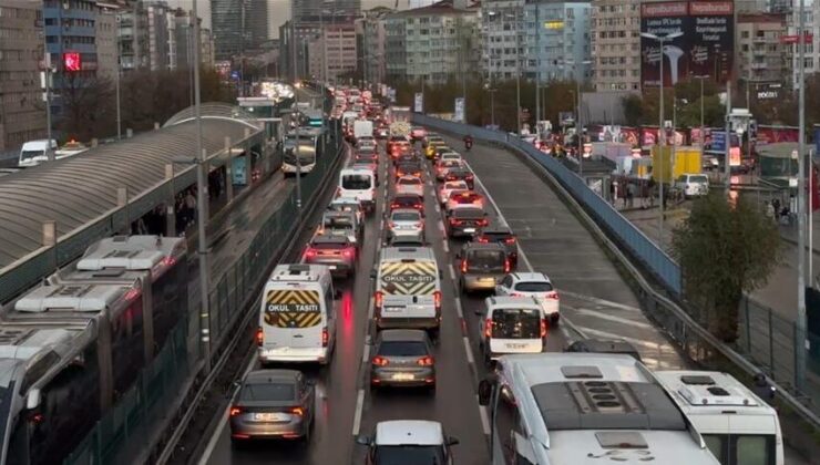 İstanbul’da trafik yoğunluğu yüzde 90’a ulaştı