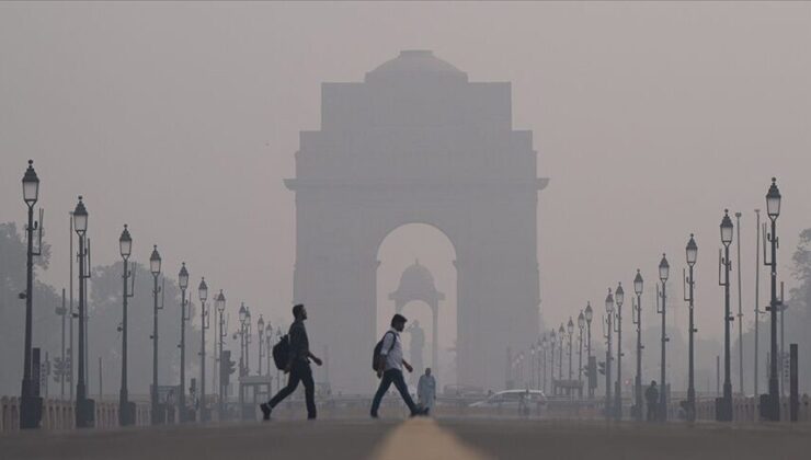 Hindistan, hava kirliliğiyle mücadele kapsamında önlemleri sıkılaştırıyor