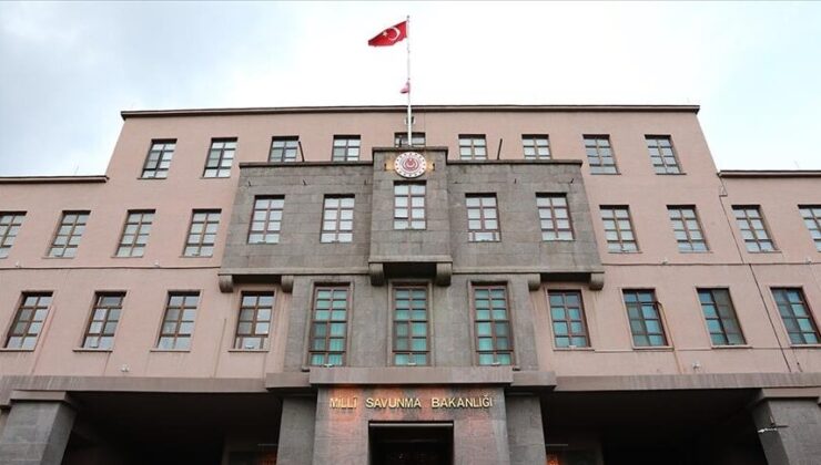 Azerbaycan-Gürcistan sınırında düşen askeri kargo uçağının enkazında son şehit naaşına da ulaşıldı