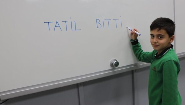 Okullarda ara tatil uygulamasının kaldırılması değerlendirilecek