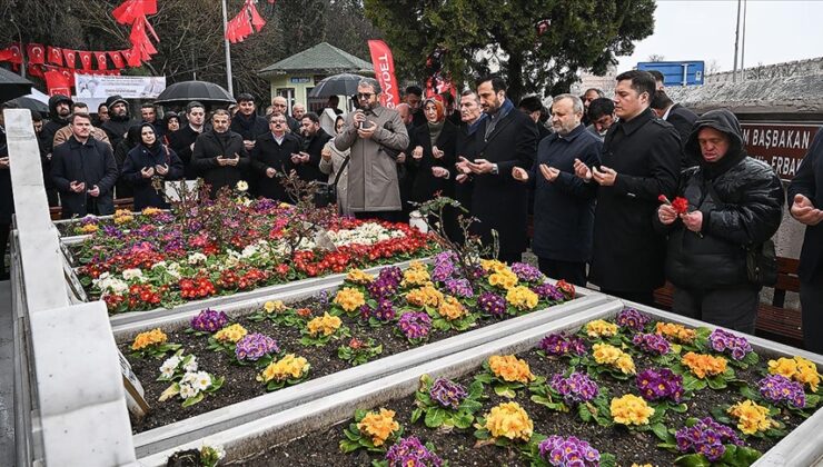 Merhum başbakanlardan Necmettin Erbakan, AK Parti İstanbul İl Başkanlığınca mezarı başında anıldı