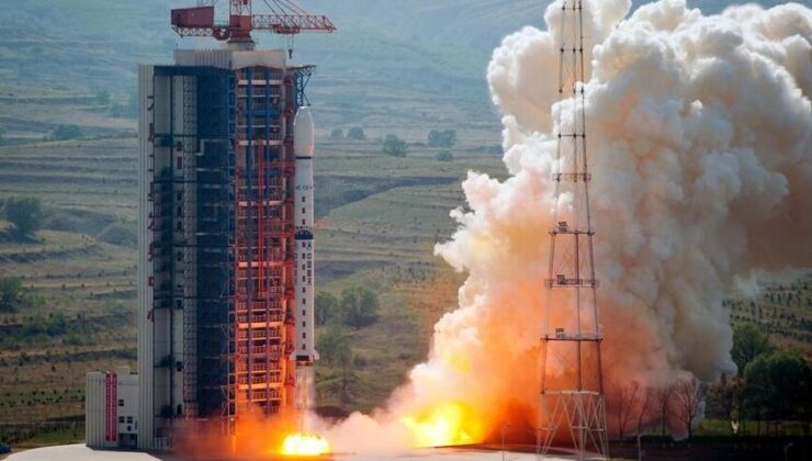 Çin, “Kuaycou 11 Y7” roketiyle 8 uydu fırlattı