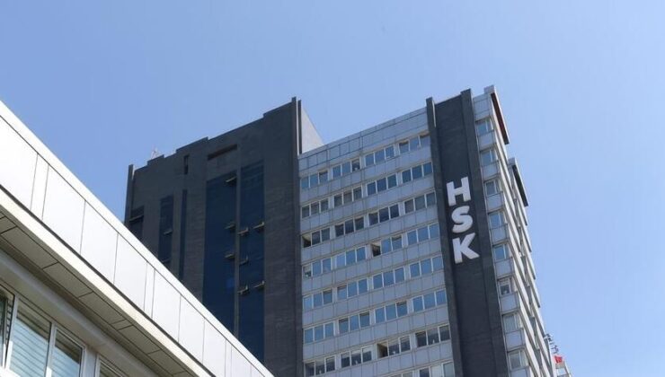 HSK Kararnamesiyle 12 hakim ve savcının görev yeri değişti