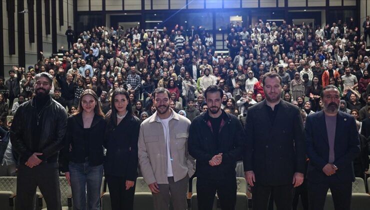 “Külliye’de Ramazan” etkinliklerinde “Kuruluş Orhan” dizisi oyuncuları sevenleriyle buluştu