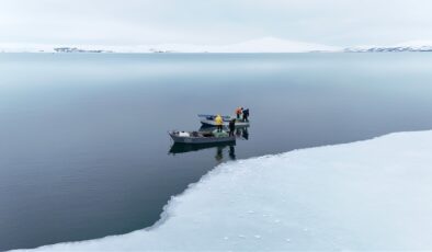 Bitlis’te Nazik Gölü’nde buzlar kısmen çözüldü