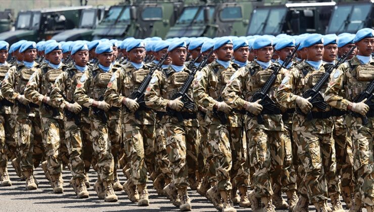 Endonezya, bölgesel gerilim nedeniyle Gazze’ye asker konuşlandırma planını askıya aldı