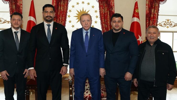 Cumhurbaşkanı Erdoğan, Türkiye Güreş Federasyonu Başkanı Akgül’ü kabul etti