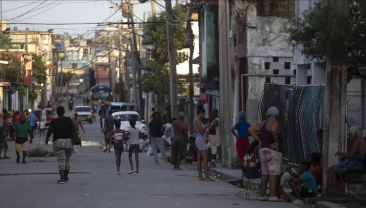 Küba’da enerji santralindeki arıza nedeniyle milyonlarca kişi elektriksiz kaldı