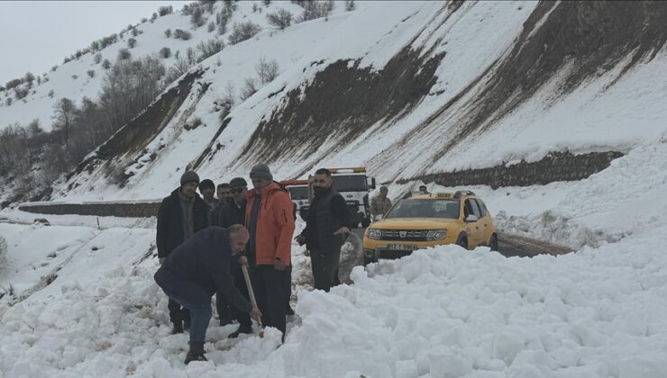 Bingöl’de Karlıova-Yedisu kara yolu çığ nedeniyle ulaşıma kapandı