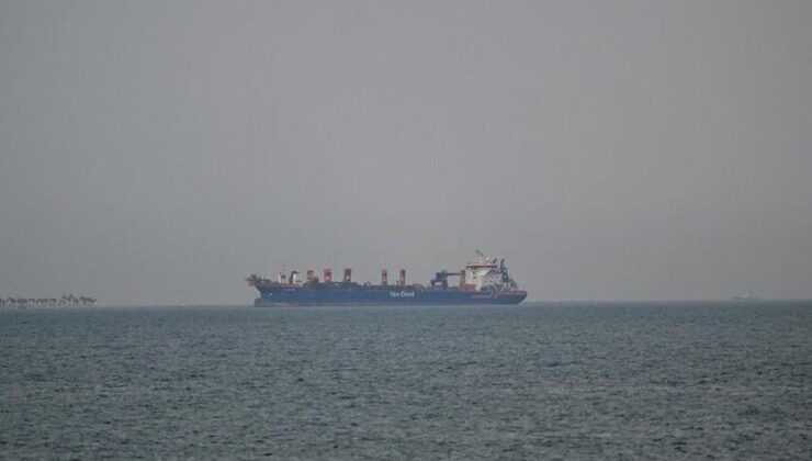 Hürmüz Boğazı’nın kapanmasıyla Körfez’e ve Körfez’den deniz trafiği durdu