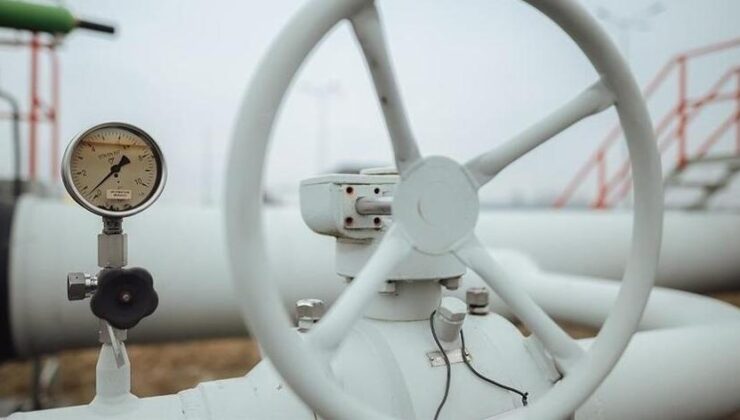 AB, Macaristan ve Slovakya’ya petrol akışını sağlamaya çalışıyor