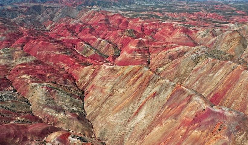 Iğdır’daki Gökkuşağı Tepeleri’nde ilkbahar güzelliği