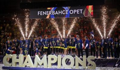 Fenerbahçe Opet Kadın Basketbol Takımı, 3. kez Avrupa’nın zirvesinde