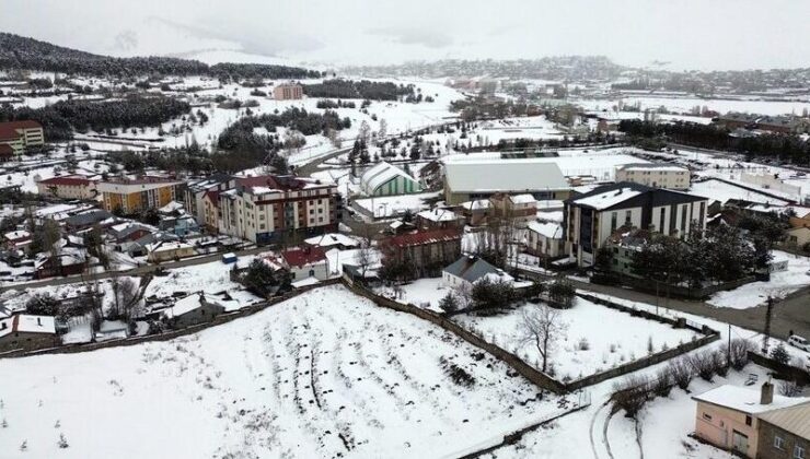 Kars’ta baharda kar etkili oldu
