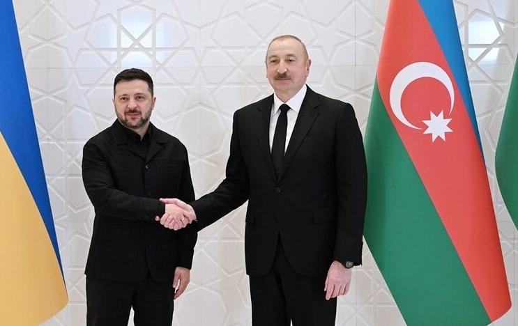 Aliyev ve Zelenskiy Azerbaycan’ın Gebele şehrinde görüştü