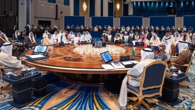 Suudi Arabistan’daki KİK Olağanüstü Zirvesi’nde bölgesel konular görüşüldü