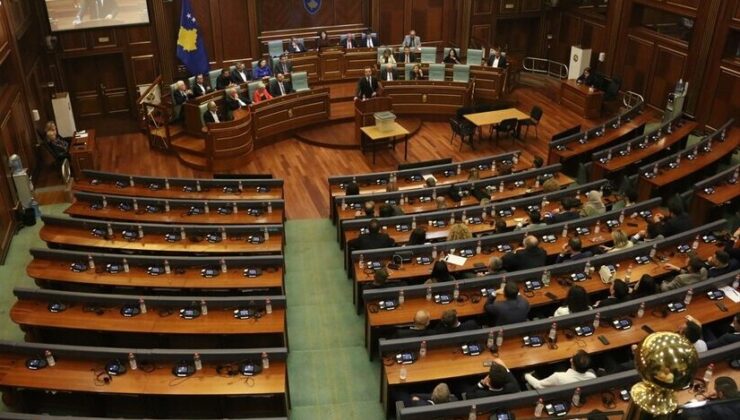Kosova’da Meclis yeni cumhurbaşkanını seçemediği için yeniden erken genel seçime gidiliyor