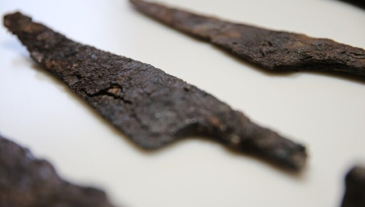 Hadrianopolis Antik Kenti’nde 1500 yıllık bıçaklar gün yüzüne çıkarıldı