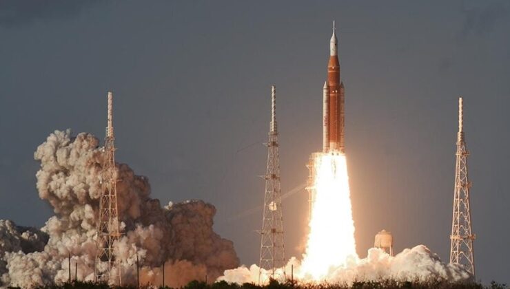 NASA Artemis II görevi kapsamında Orion uzay aracını Ay’a fırlattı