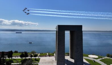 Şehitler Abidesi’nde Çanakkale Kara Savaşları’nın 111. yılı töreni düzenlendi