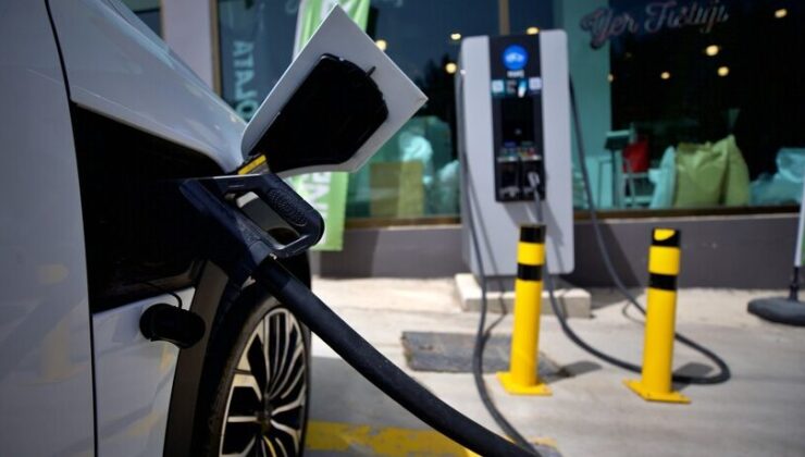 Türkiye’de ilk çeyrekte satılan otomobillerin yarısı elektrikli ve hibrit araçlardan oluştu
