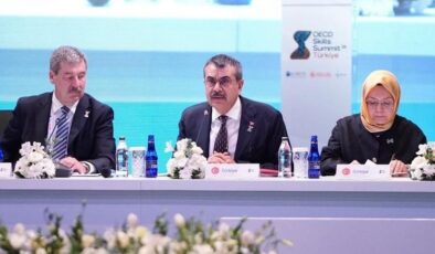 Bakan Tekin, OECD Beceriler Zirvesi’nde oturum başkanlığı yaptı