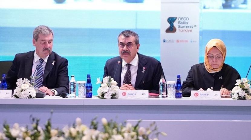 Bakan Tekin, OECD Beceriler Zirvesi’nde oturum başkanlığı yaptı