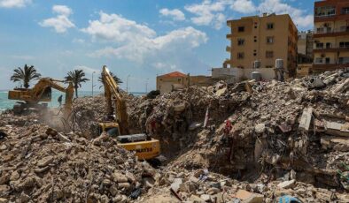 İsrail ordusu Lübnan’ın güneyinde çok sayıda eve saldırı düzenledi