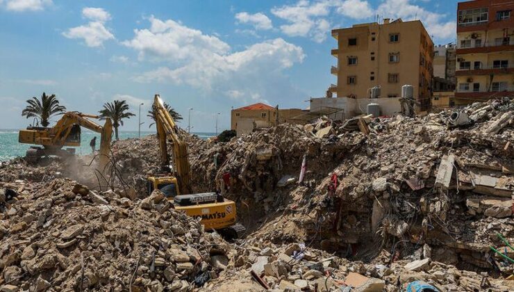 İsrail ordusu Lübnan’ın güneyinde çok sayıda eve saldırı düzenledi