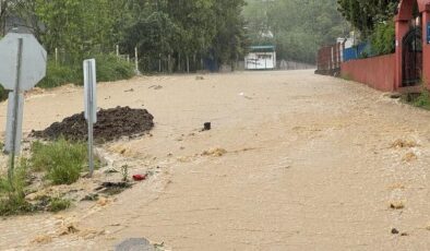 Bazı illerde sağanak etkili oldu