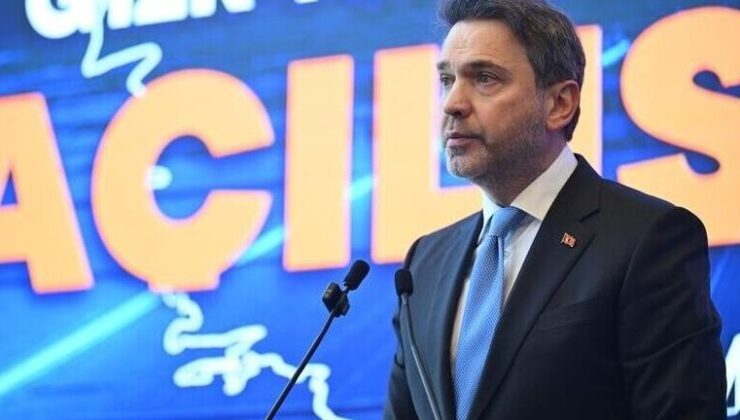 Bakan Bayraktar, güneş enerjisinin yıl sonunda elektrik kurulu gücünde zirveye çıkacağını bildirdi