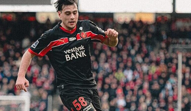 Türk futbolcu Aral Şimşir, Danimarka Süper Ligi’nde “Yılın Profili” seçildi