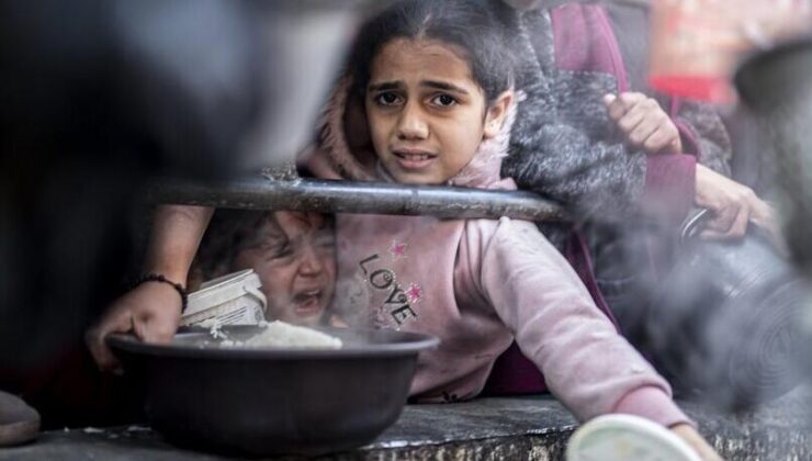 Dünyanın dört bir yanındaki savaşların yükünü en fazla çocuklar çekiyor