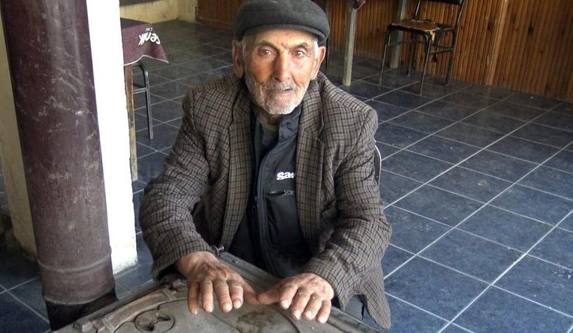 Kars’ta yaz ayında sobalar yanıyor