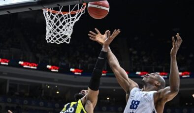 Anadolu Efes, Basketbol Süper Ligi yarı finalinde yarın Fenerbahçe Beko’yu konuk edecek