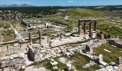 Blaundos’ta rahiplerin kutsal alanı gün yüzüne çıkarılıyor