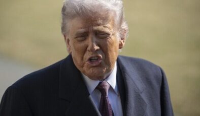 Trump, Senatoda savaş yetkileri tasarısının onaylanmasının “düşmana yardım sağladığını” savundu