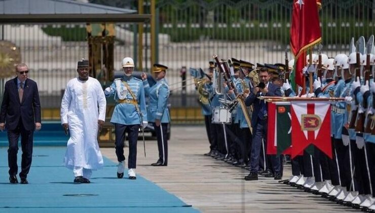 Cumhurbaşkanı Erdoğan, Nijer Cumhurbaşkanı Tchiani’yi resmi törenle karşıladı