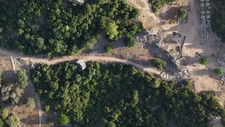Bakan Ersoy’dan Aspendos’taki 2 bin yıllık Tiyatro Caddesi’ne ilişkin paylaşım: