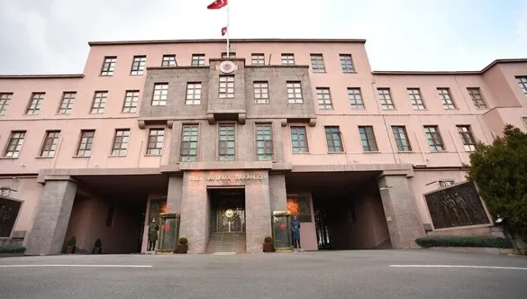Türk Silahlı Kuvvetlerinde 205 general ve amiral görev yerlerine atandı