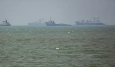ABD’nin “İran’a uyguladığı ablukayı kırmaya çalışan bir gemiye ateş açtığı” iddiası