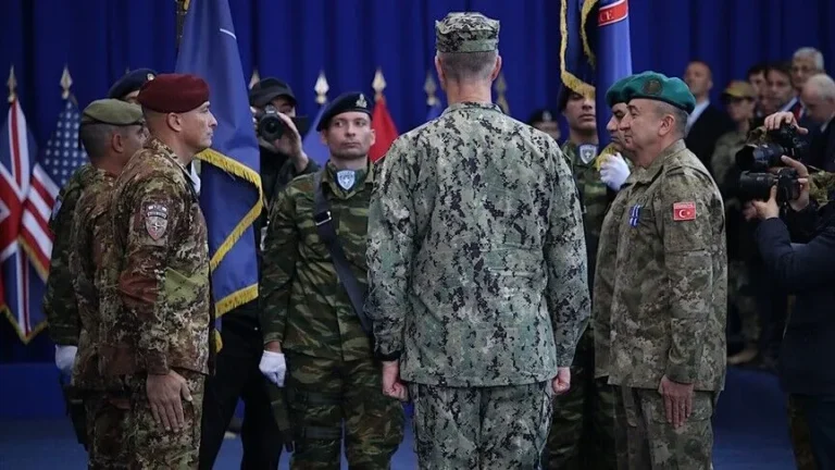 Türkiye, NATO’nun Kosova’daki Barış Gücü KFOR’un komutasını İtalya’ya devretti