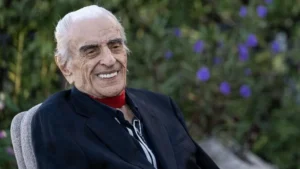 Antalya’da tedavi gören şarkıcı Alpay hayatını kaybetti