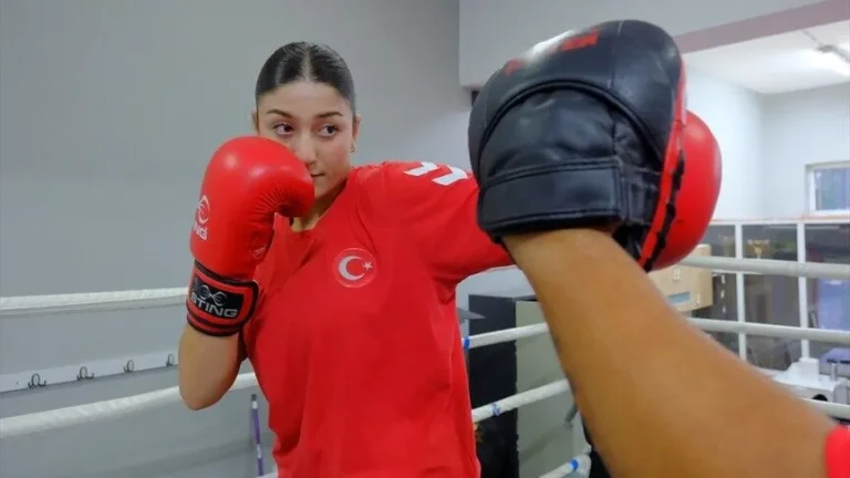Milli boksör Buse Nur dünya şampiyonluğu için Karadağ’da ringe çıkacak